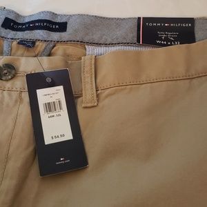 New!! Men Tommy Hilfiger khaki pants 44x32
